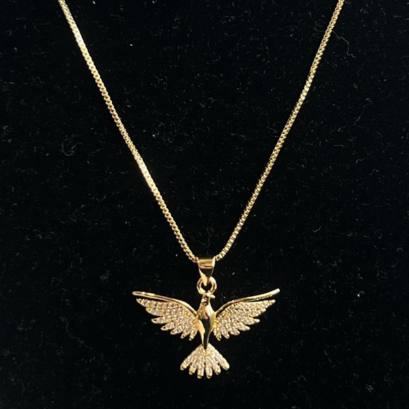 🩷- Gold Bird Pendant Necklace - Picture 2 of 2